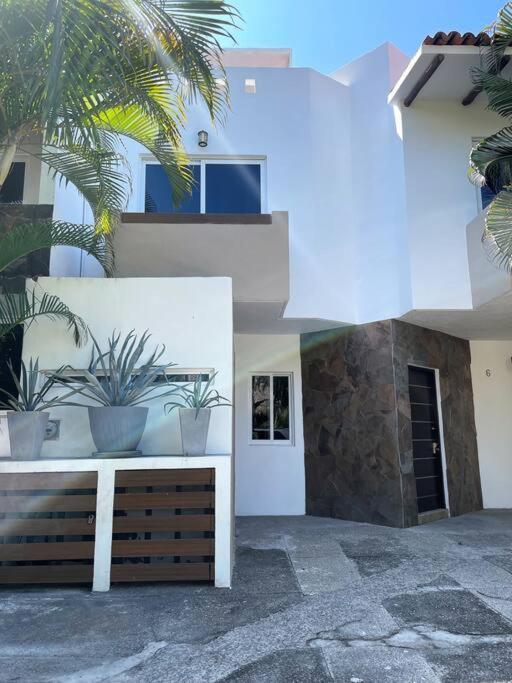 Villa Cozy Family House With Pool