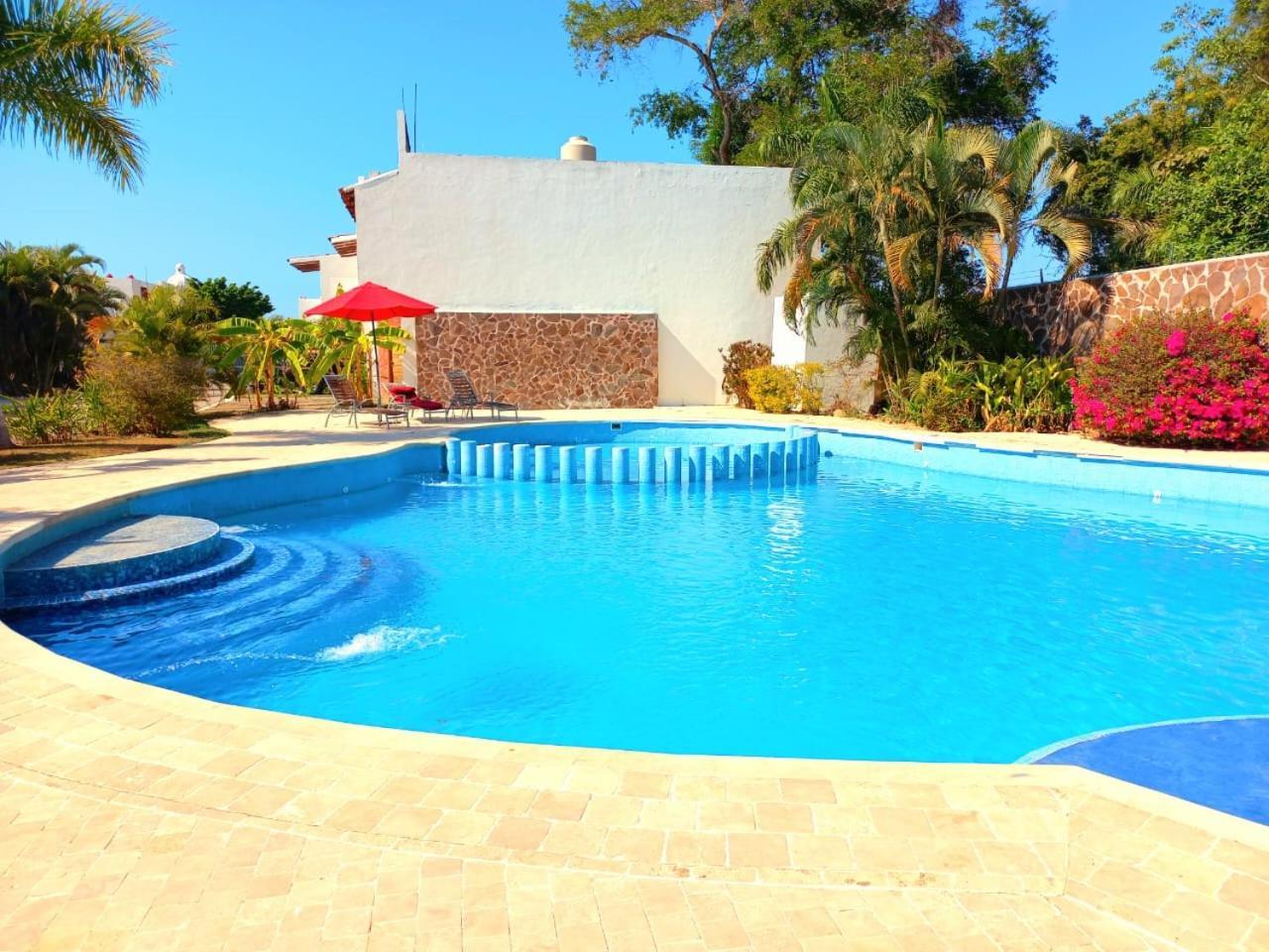 Cozy Family House With Pool
