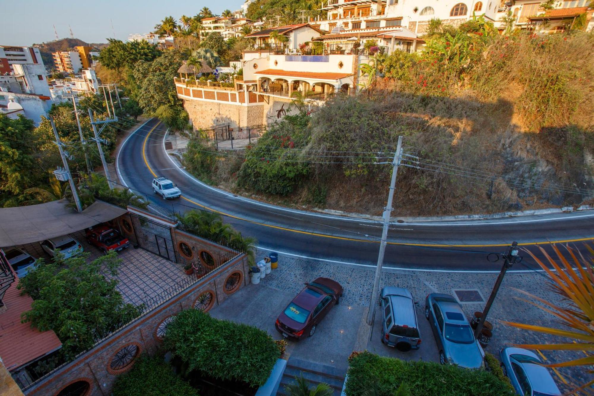 1 Bedroom Stunning View 1200 Sf Loft Penthouse With 2 Bathrooms *