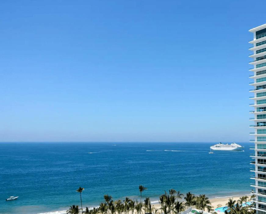 Beachfront Chic - Perfect 4home Office! Puerto Vallarta