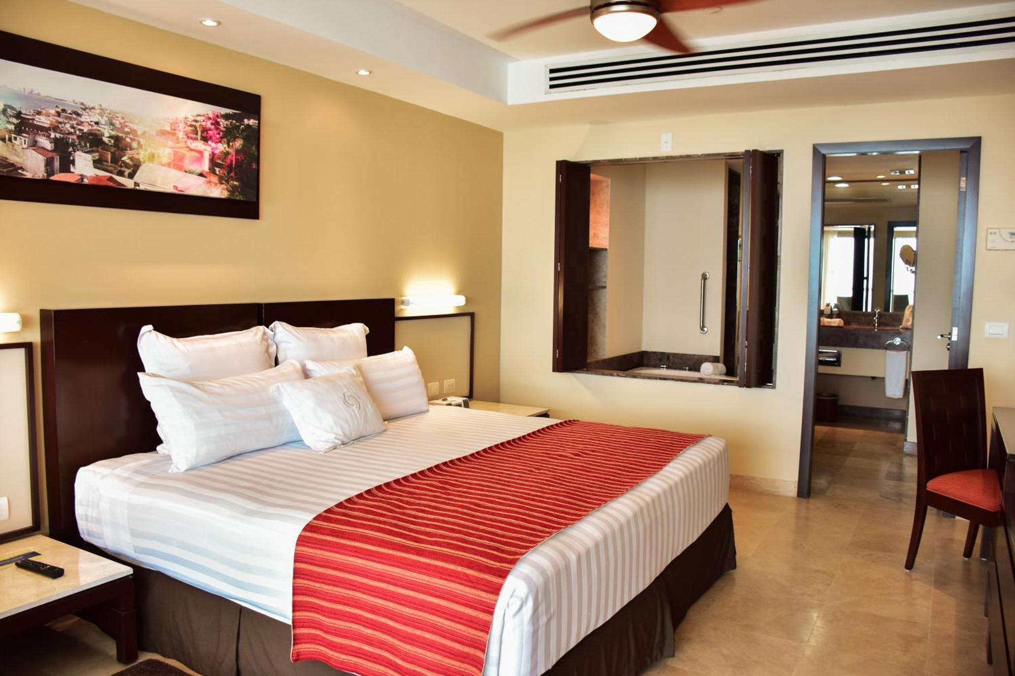 Sunset Plaza 4*