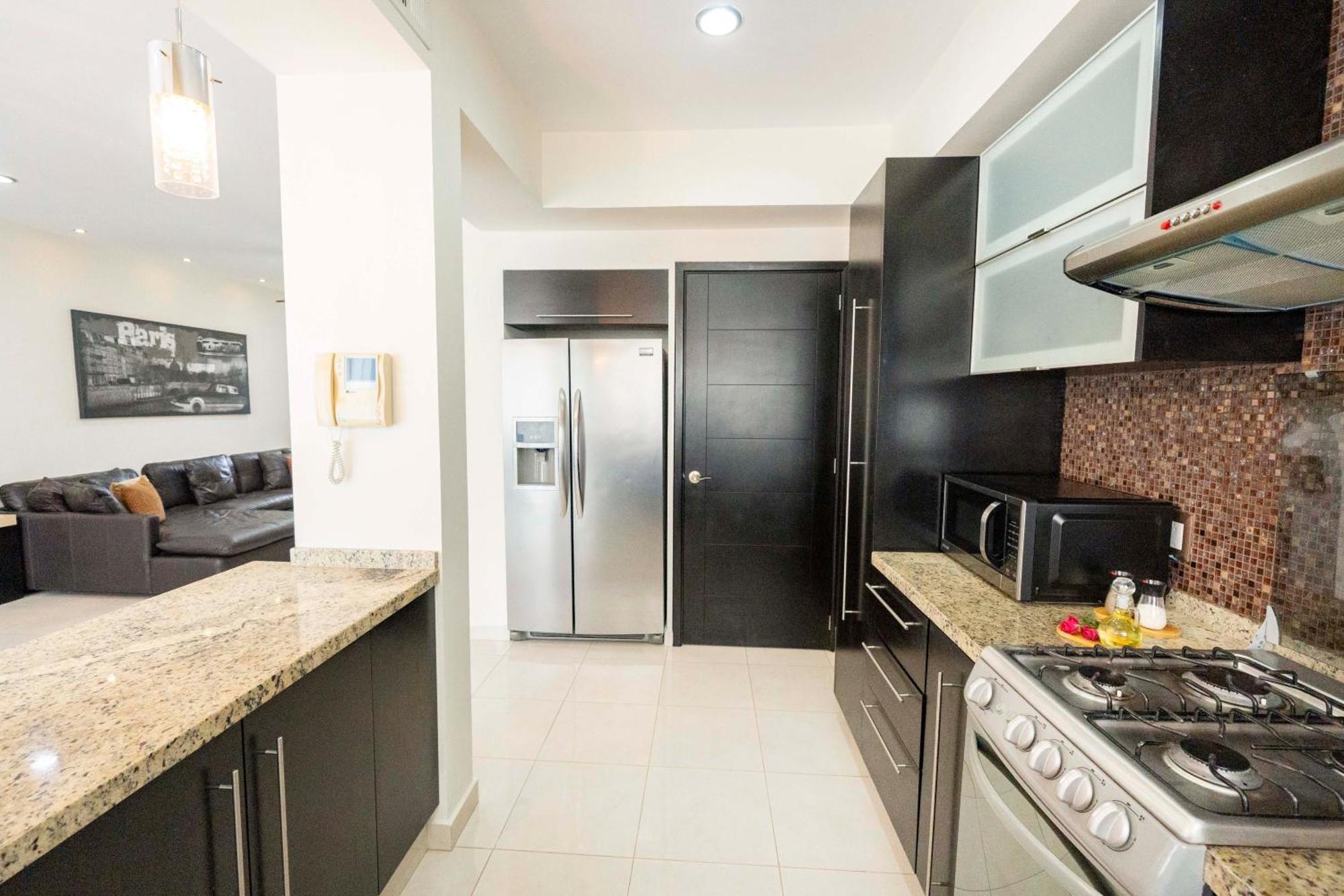 Apartment Apartments, 10min Drive, Shared Pool And Bbq