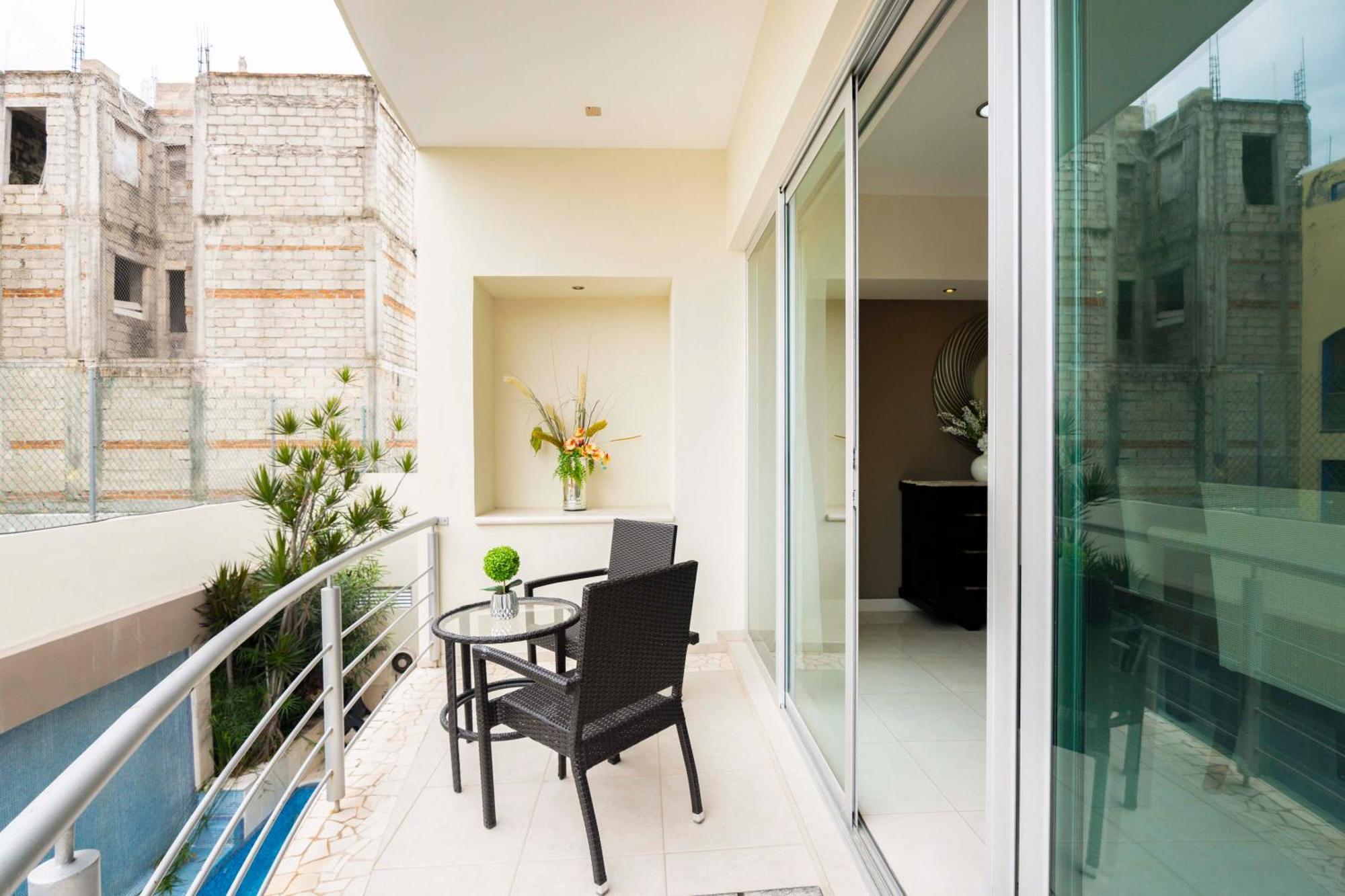 Apartments, 10min Drive, Shared Pool And Bbq Apartment *