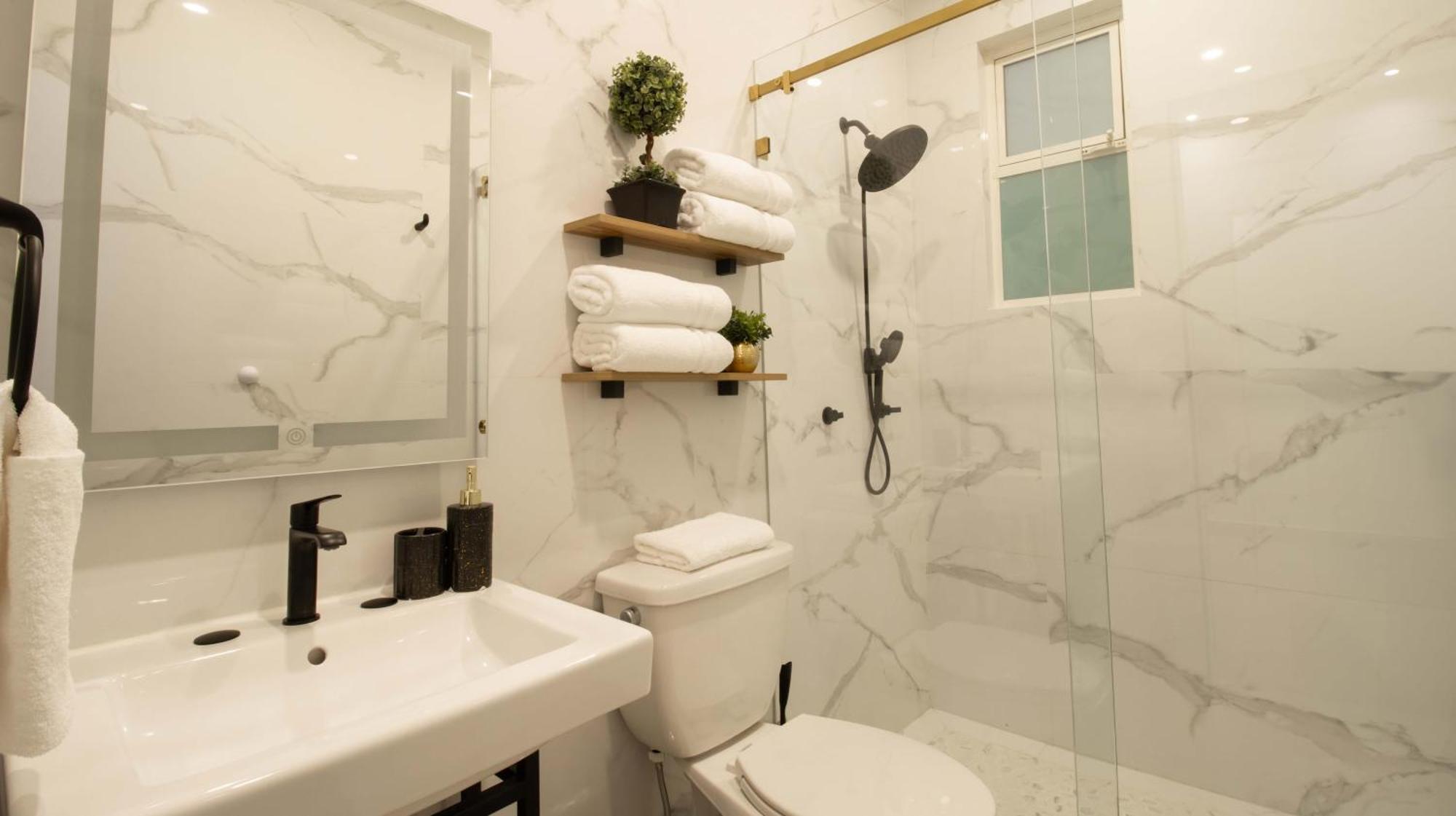 Apartment Apartments, 10min Drive, Shared Pool And Bbq *