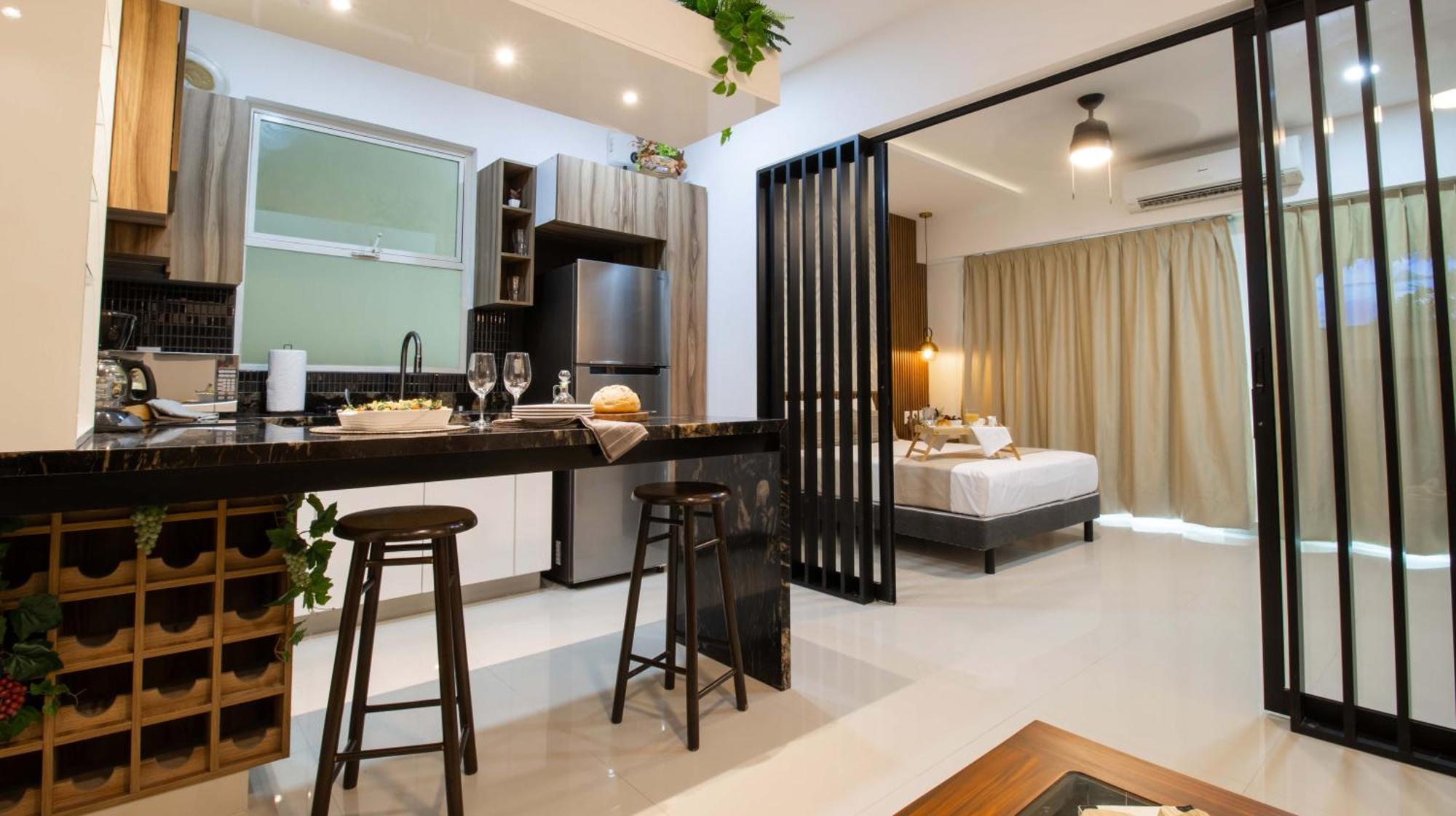 Apartments, 10min Drive, Shared Pool And Bbq