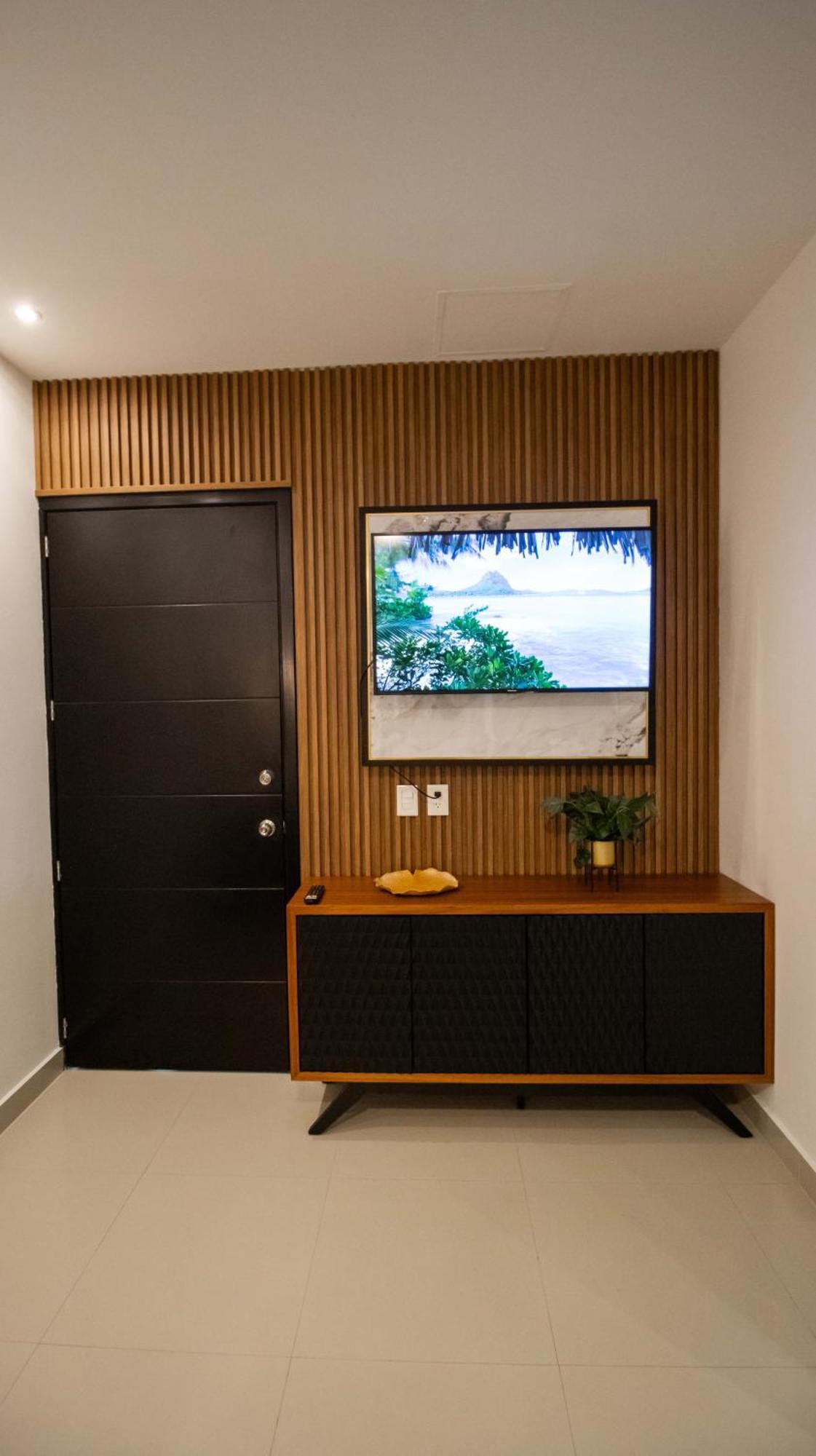 Apartment Apartments, 10min Drive, Shared Pool And Bbq *