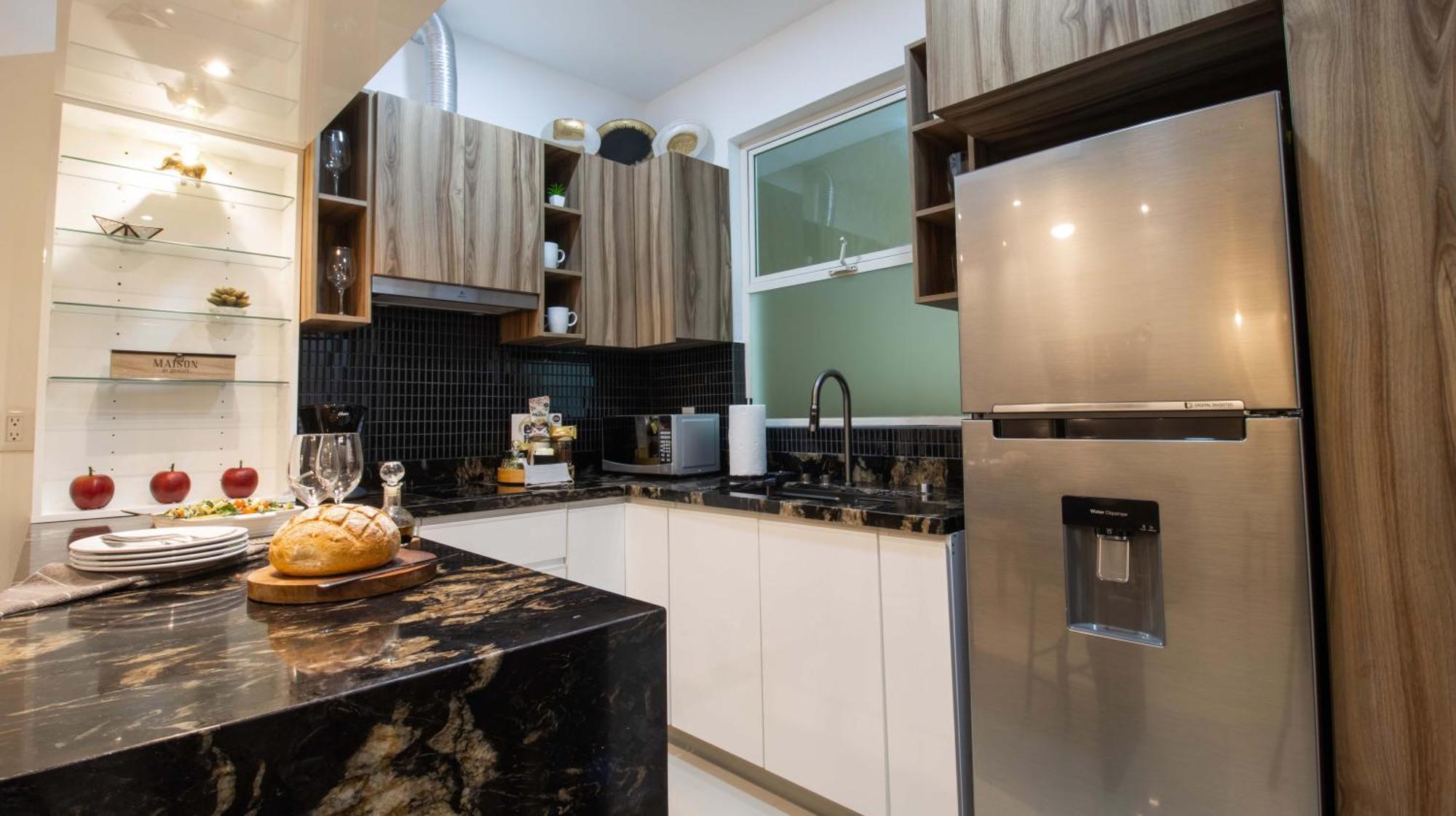 Apartments, 10min Drive, Shared Pool And Bbq *
