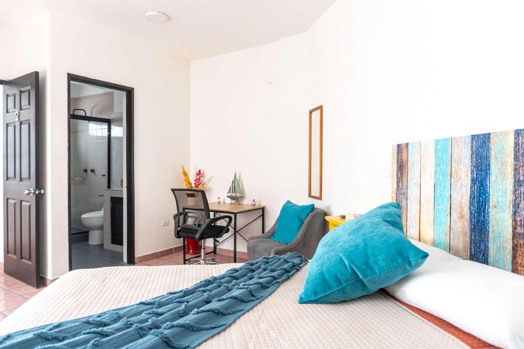 Comfortable With Balcony & Workspace Puerto Vallarta