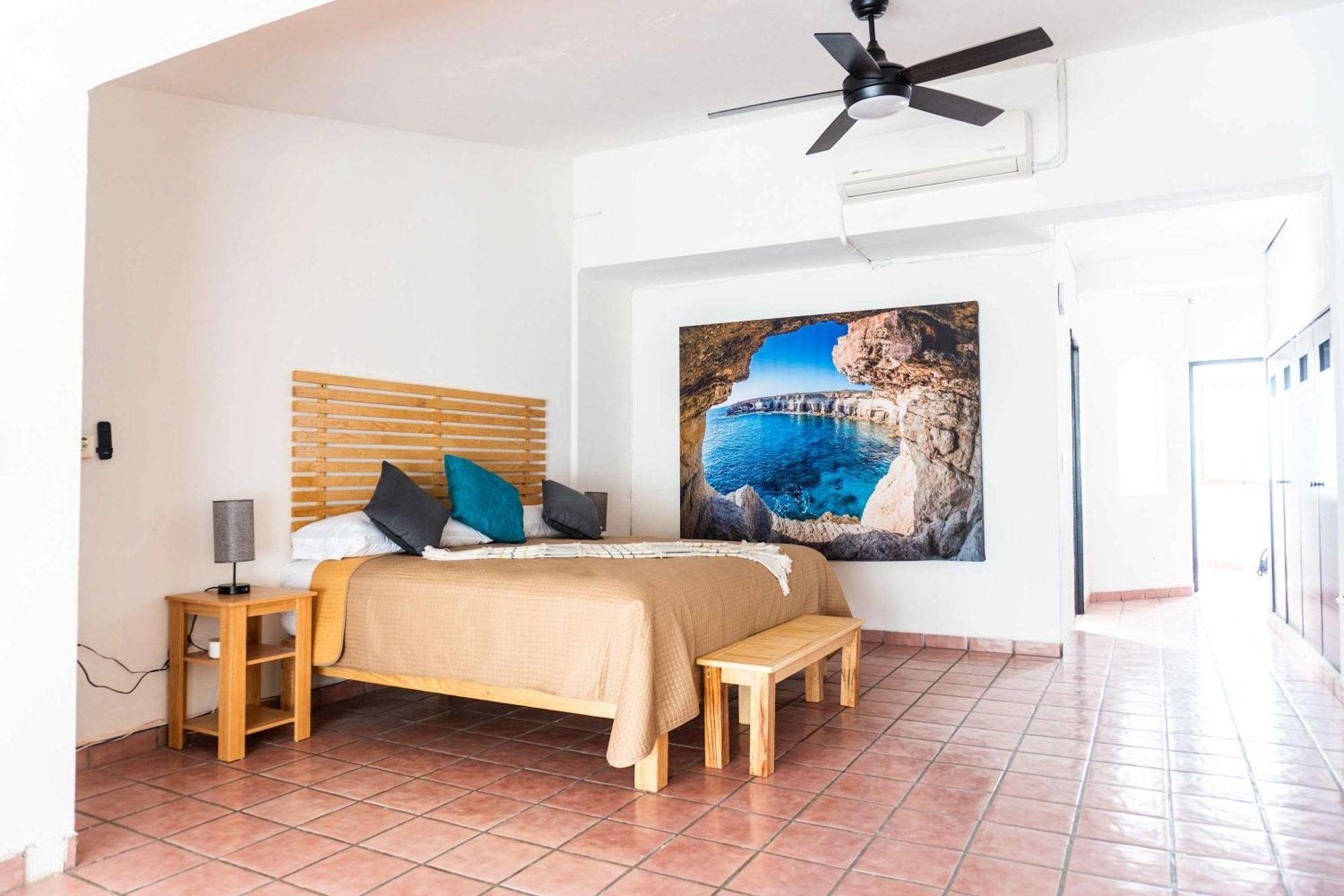 Comfortable With Balcony & Workspace Holiday home