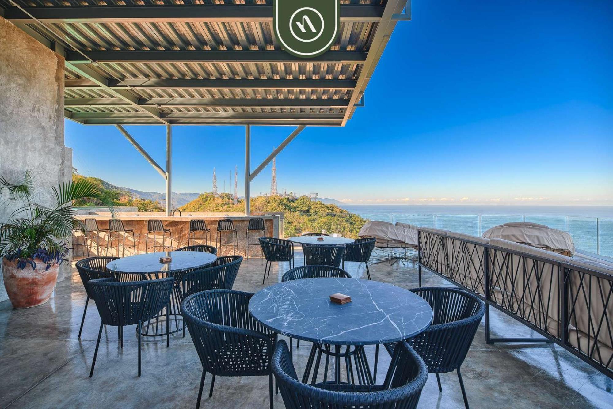 Ecofriendly 2br - Private Jacuzzi - Rooftop Apartment *