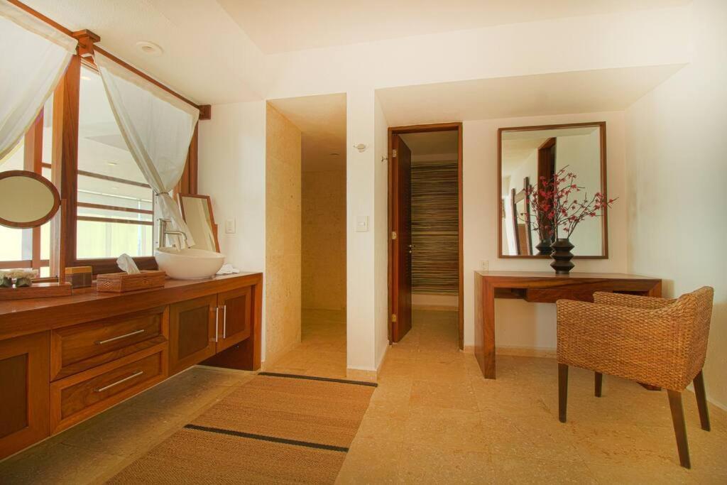 Two-story Beachfront Oasis Apartment *