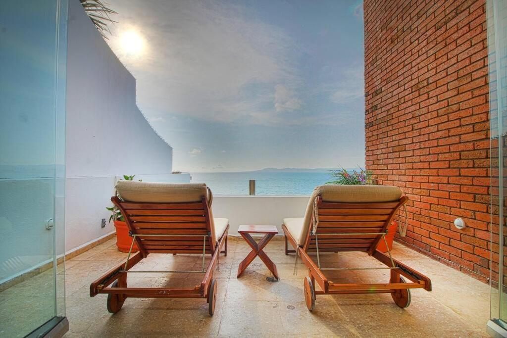 Two-story Beachfront Oasis Apartment *