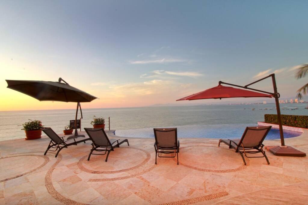 Two-story Beachfront Oasis Apartment *