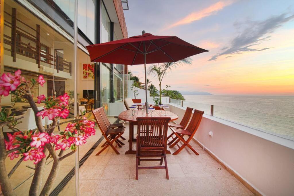 Two-story Beachfront Oasis Apartment *