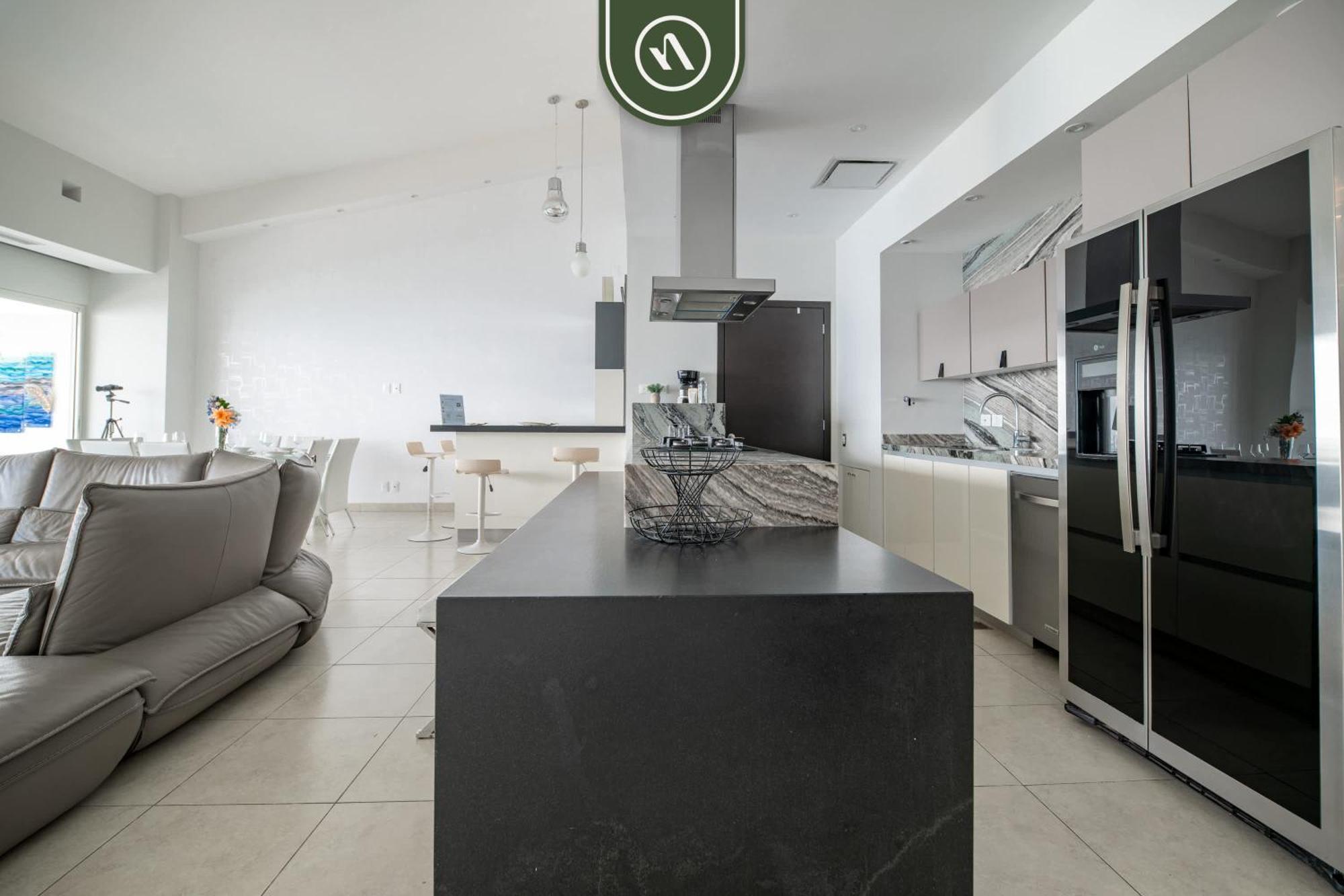 Oceanfront 4 Bedroom With Private Pool - Apartment *