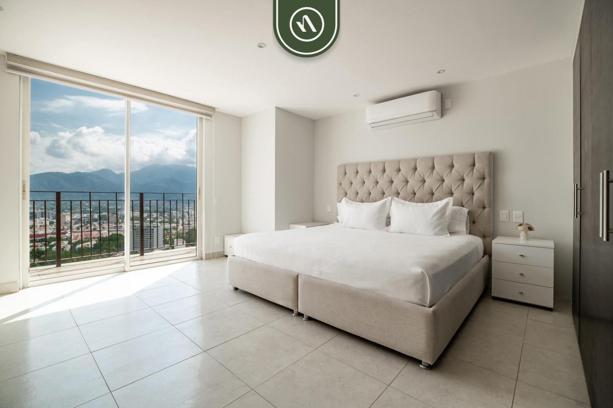 Oceanfront 4 Bedroom With Private Pool -