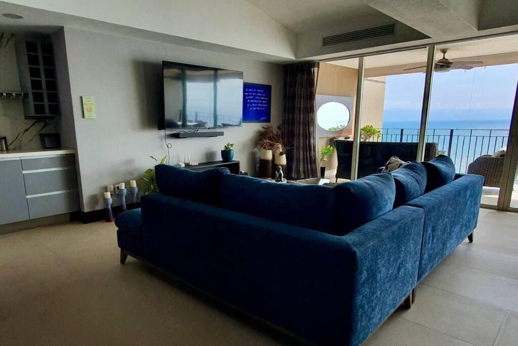 Apartment Spectacular In Grand Venetian