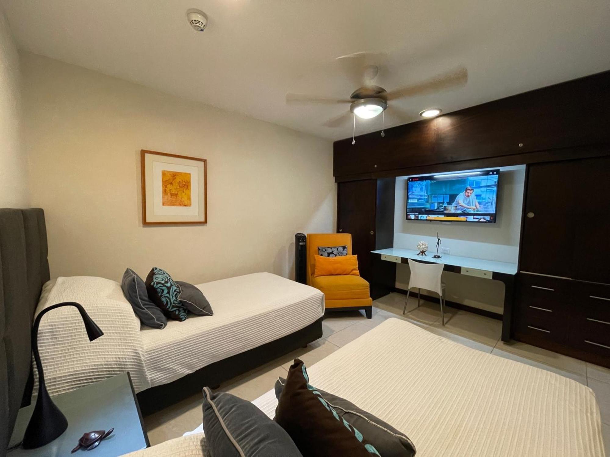 Peninsula 2b-t3 Apartment *