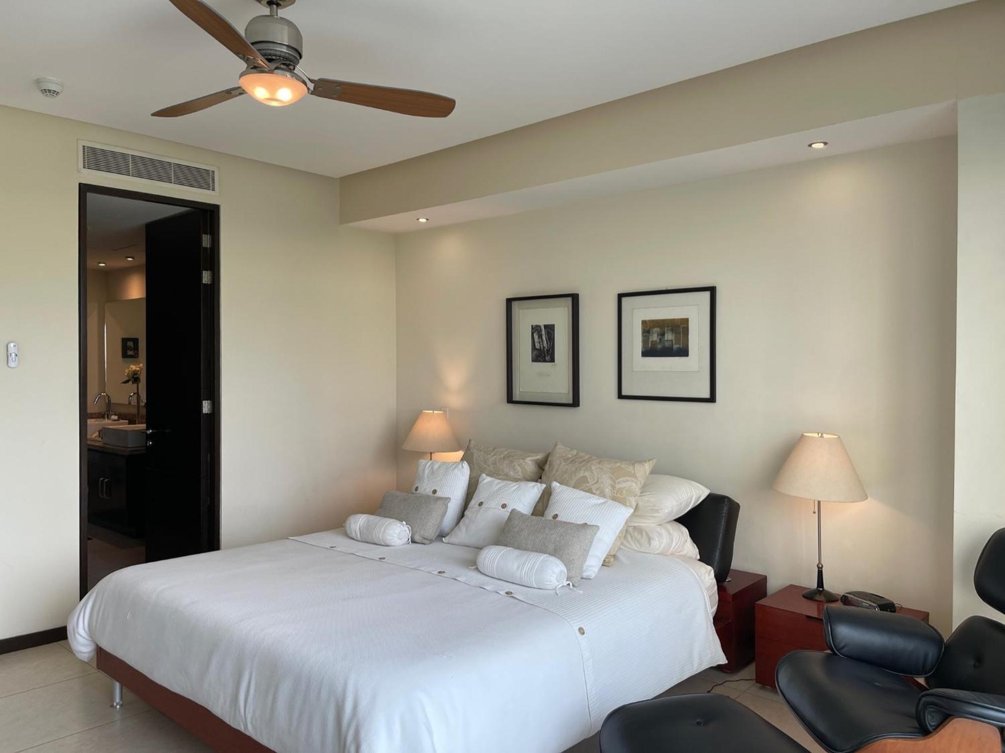 Peninsula 2b-t3 Apartment *