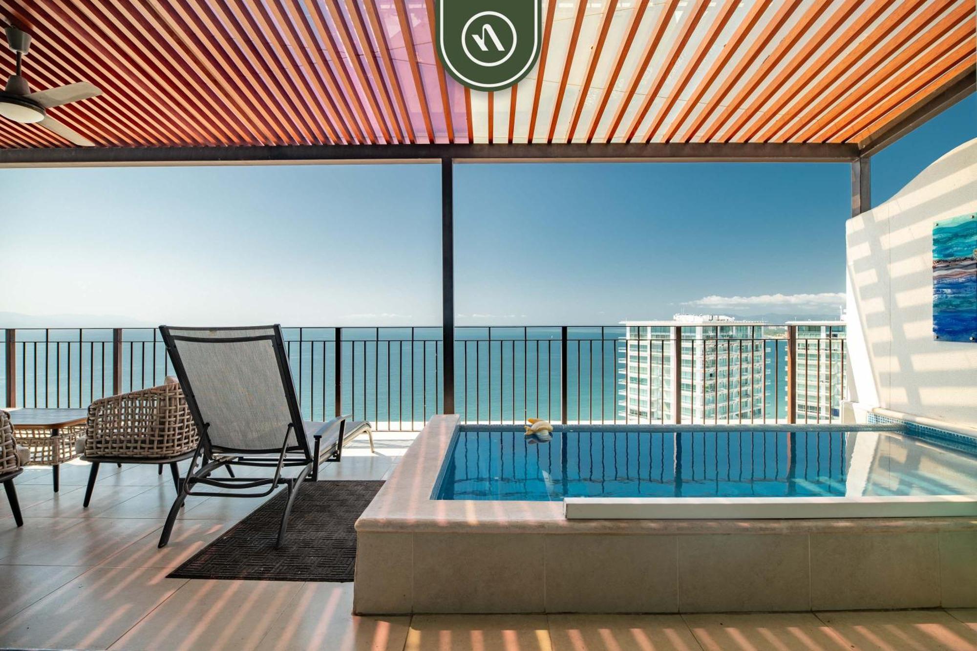 Oceanfront 4 Bedroom With Private Pool -