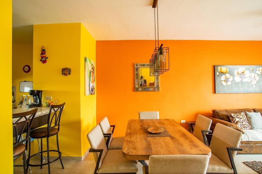 Apartment 2 Bedroom With Pool Only 15 Min To Marina &