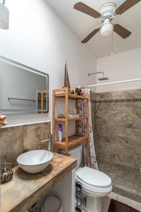 2 Bedroom With Pool Only 15 Min To Marina & Apartment *