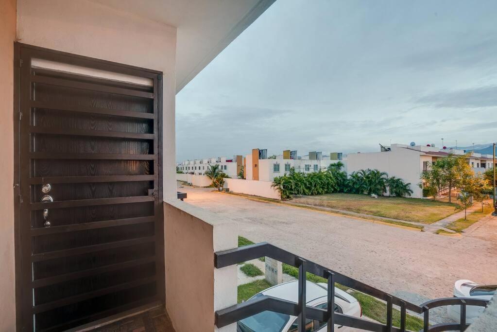 2 Bedroom With Pool Only 15 Min To Marina &