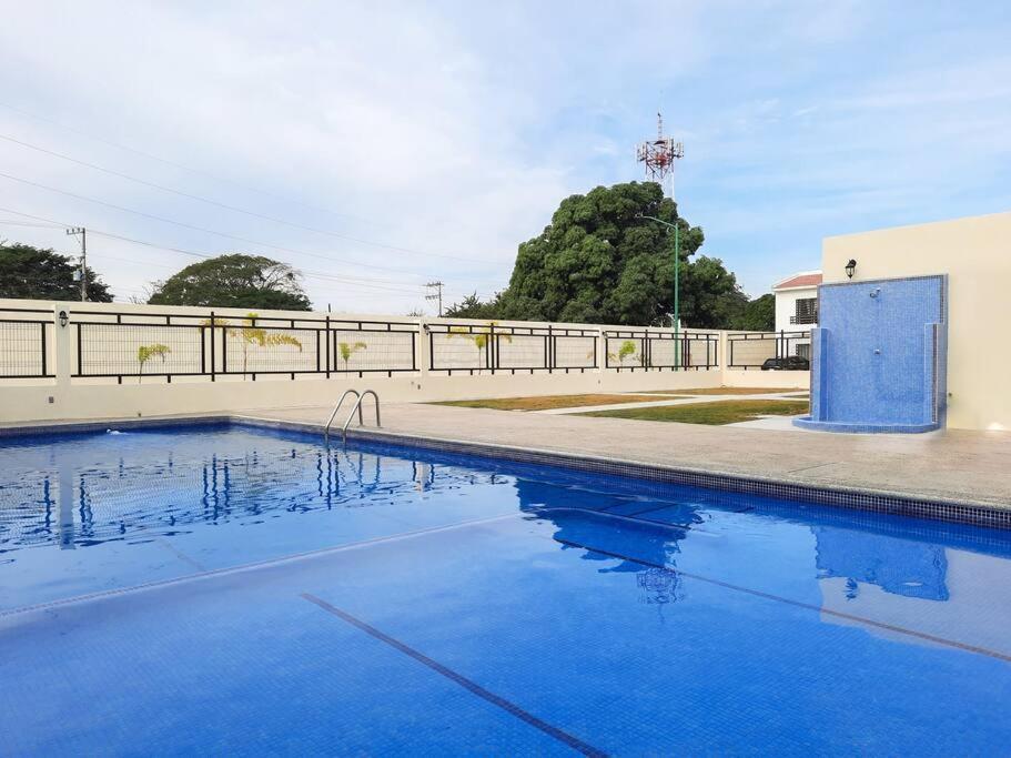 2 Bedroom With Pool Only 15 Min To Marina & *