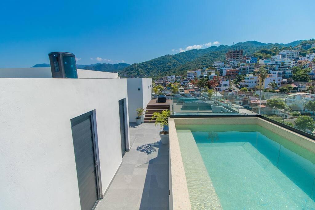 Stylish With Rooftop Pool & Modern Amenities Apartment Puerto Vallarta