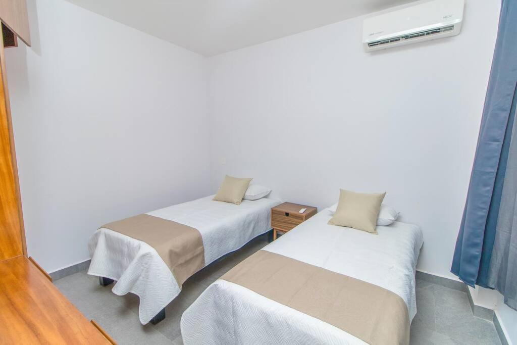 Stylish With Rooftop Pool & Modern Amenities *
