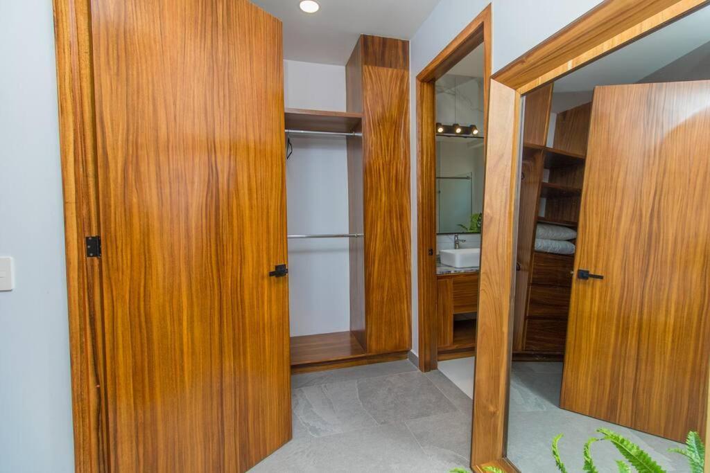 Stylish With Rooftop Pool & Modern Amenities Apartment