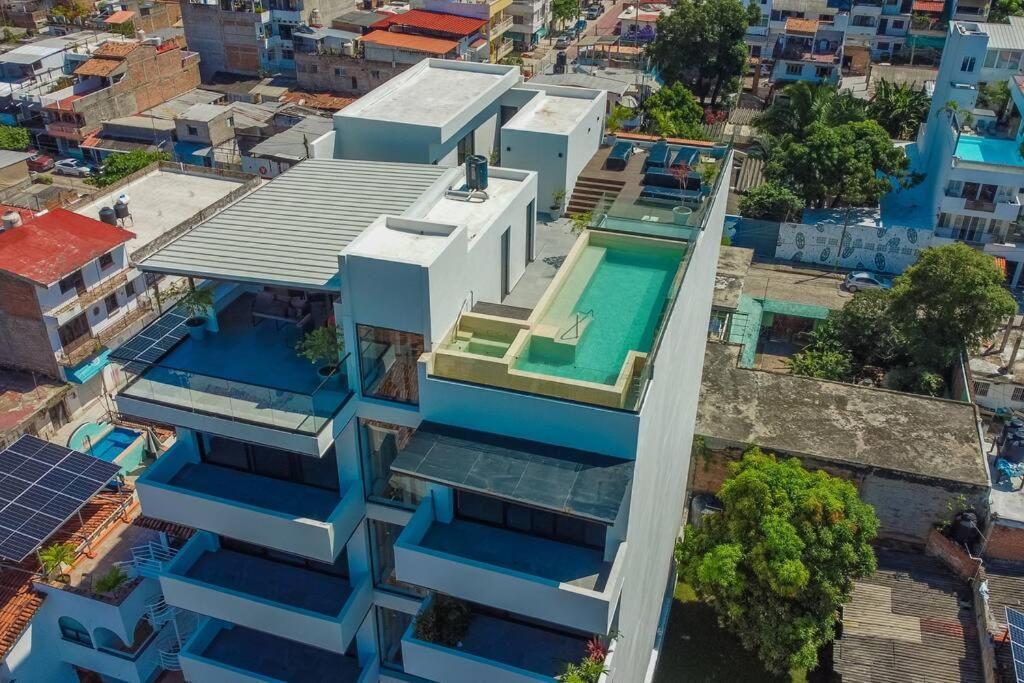 Stylish With Rooftop Pool & Modern Amenities *