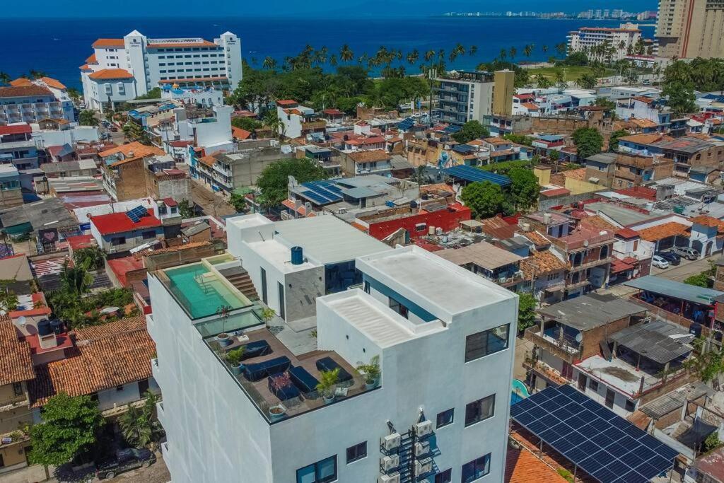Stylish With Rooftop Pool & Modern Amenities Apartment Puerto Vallarta