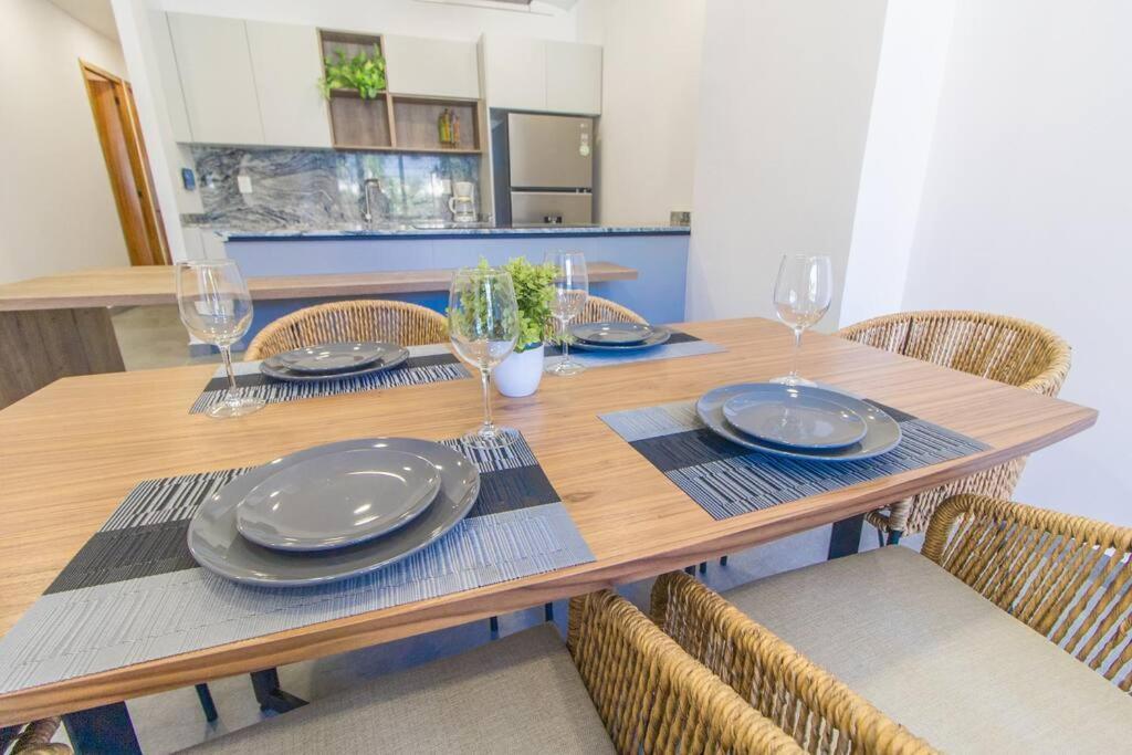 Stylish With Rooftop Pool & Modern Amenities
