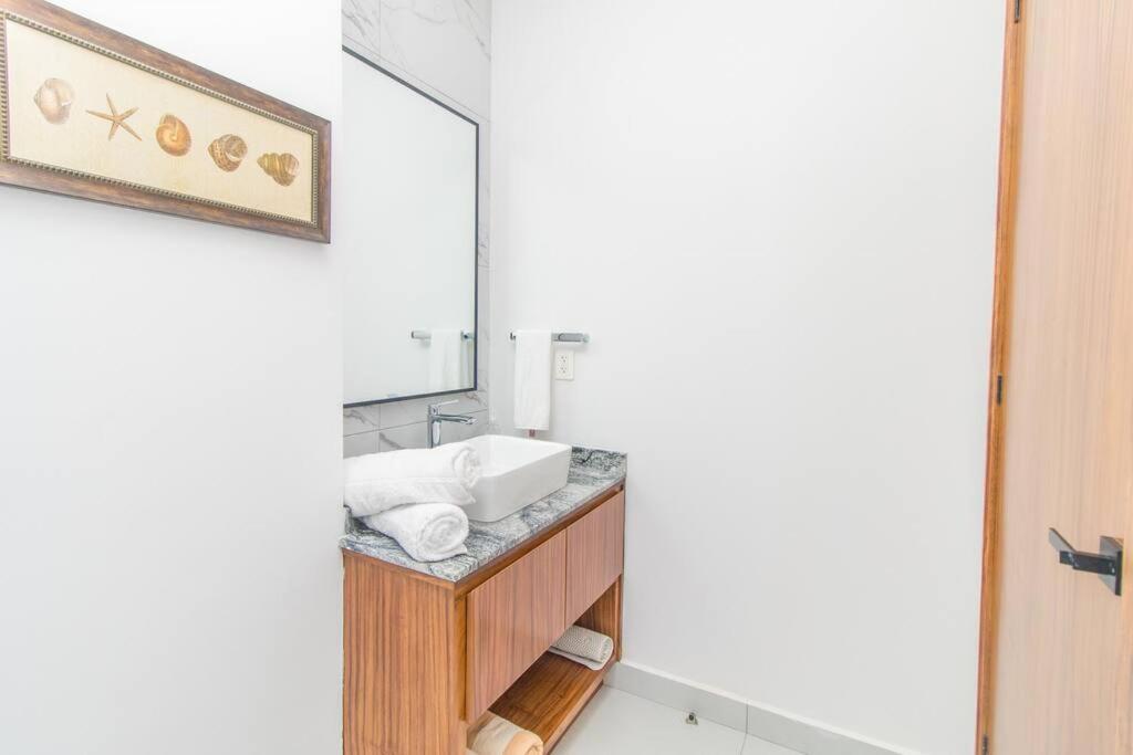 Apartment Stylish With Rooftop Pool & Modern Amenities *