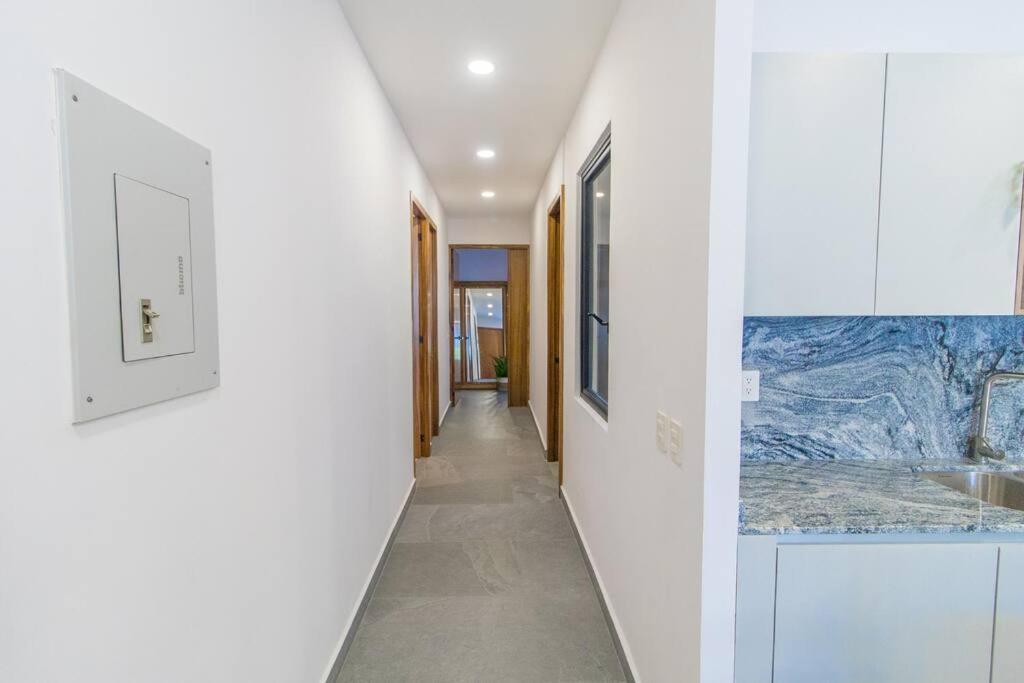 Stylish With Rooftop Pool & Modern Amenities *