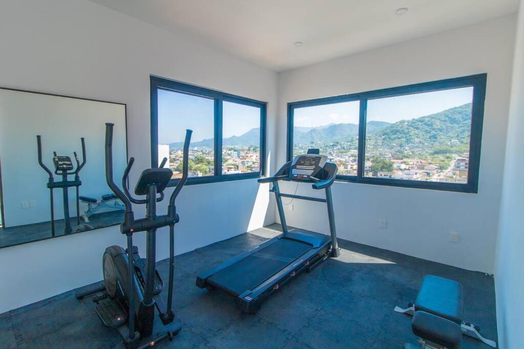 Apartment Stylish With Rooftop Pool & Modern Amenities