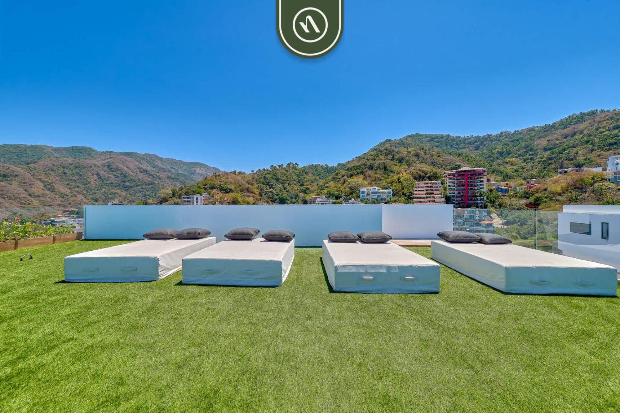 With Balcony - Rooftop Pool With Ocean View Apartamento