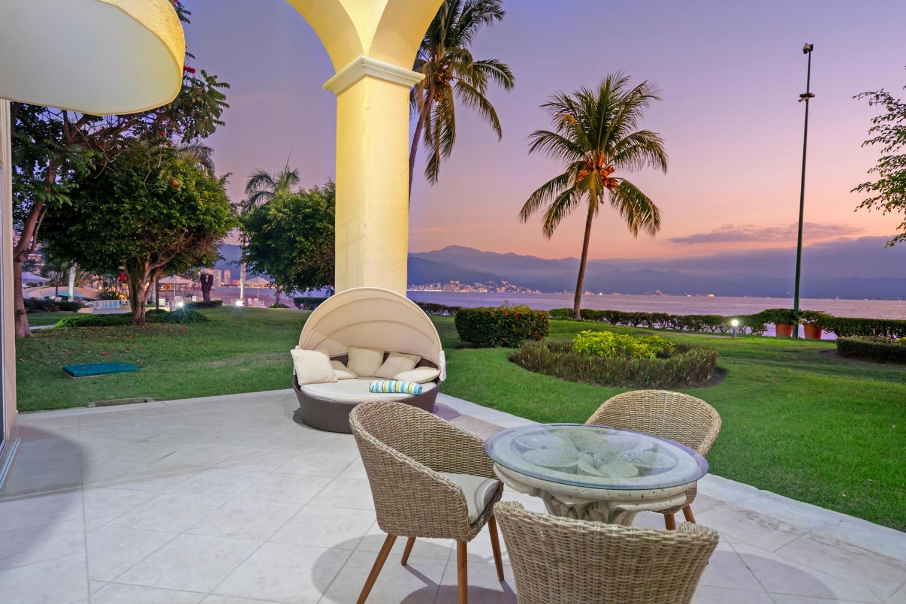 Seafront - Villa Puerto Vallarta