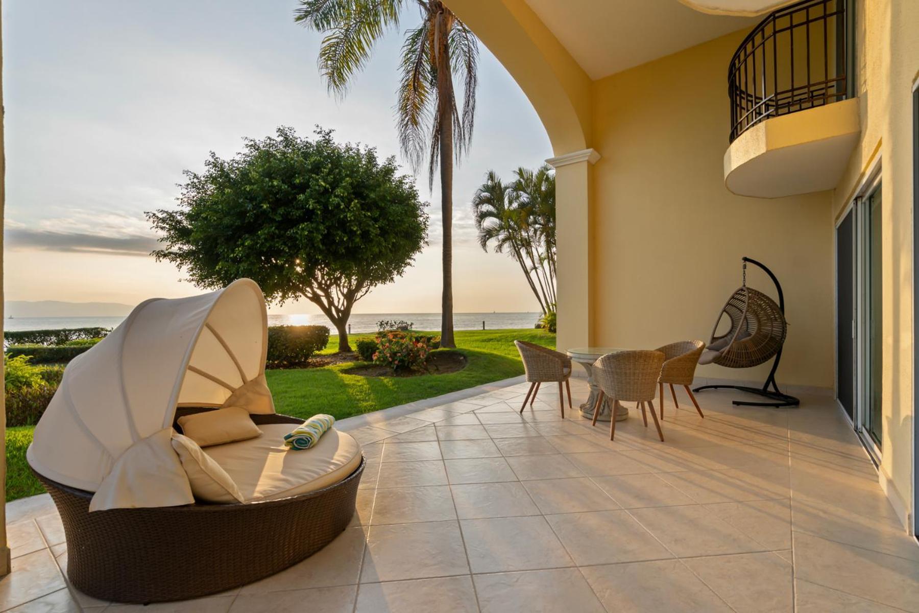Seafront - Villa Puerto Vallarta