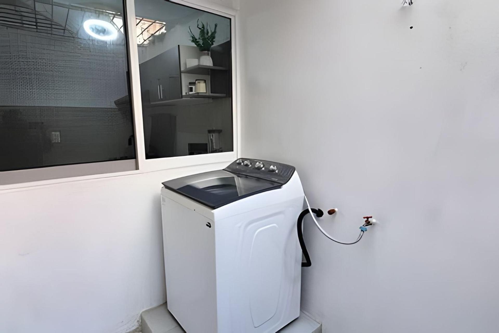 Casa Cozy, 2 Bedroom, 4 Bed, 2 Baths With Parking
