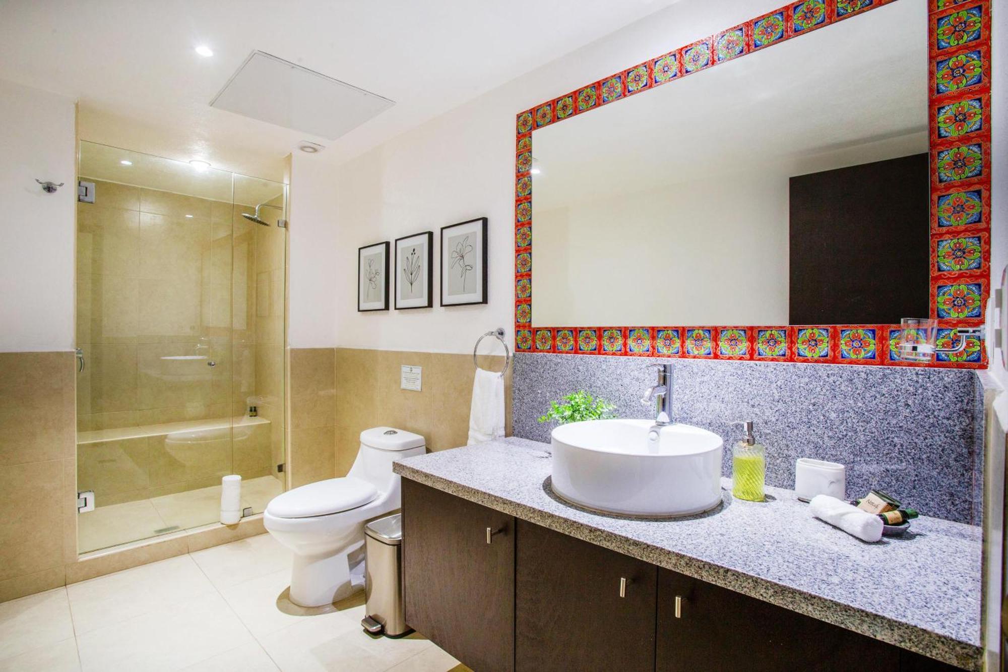 Ogovallarta, 2 Bedroom Beachfront With Double Balcony, Office, Bbq Holiday home Puerto Vallarta