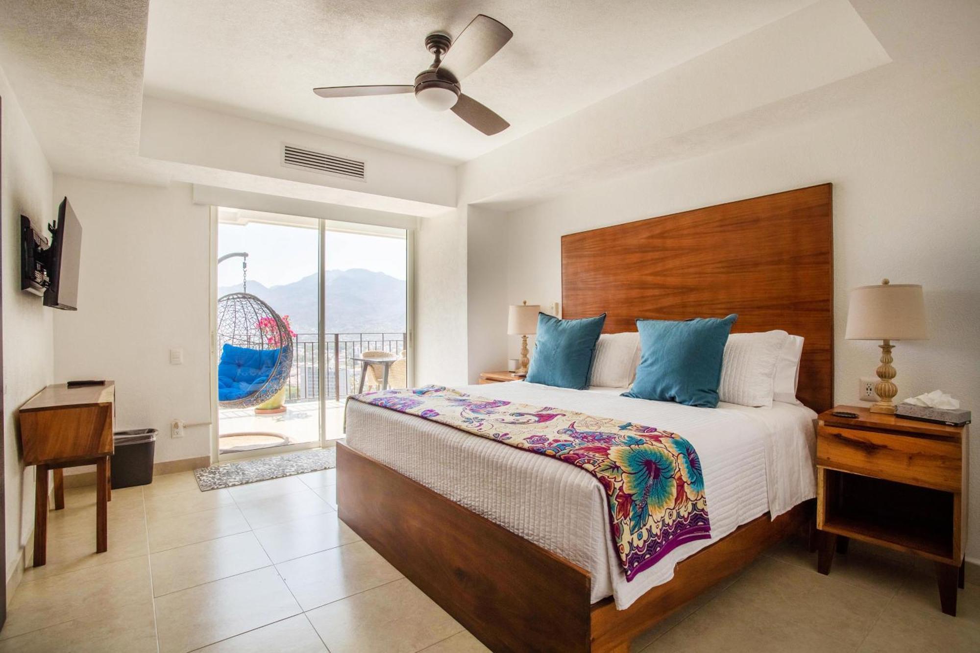 Ogovallarta, 2 Bedroom Beachfront With Double Balcony, Office, Bbq * Puerto Vallarta