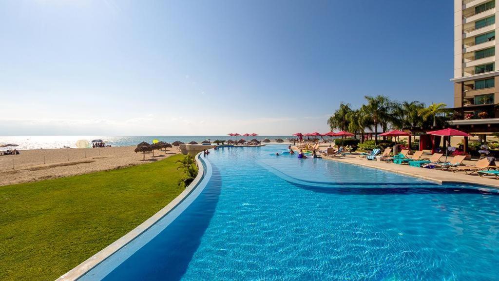 Ogovallarta, 2 Bedroom Beachfront With Double Balcony, Office, Bbq Holiday home