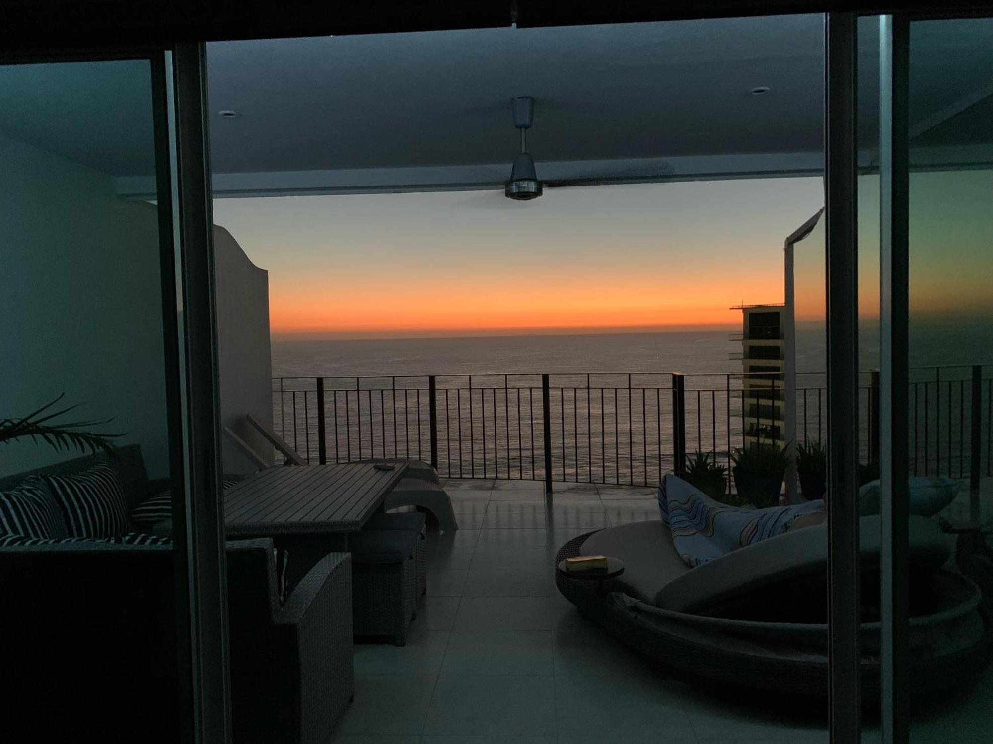 Holiday home Ogovallarta, 2 Bedroom Beachfront With Double Balcony, Office, Bbq Puerto Vallarta