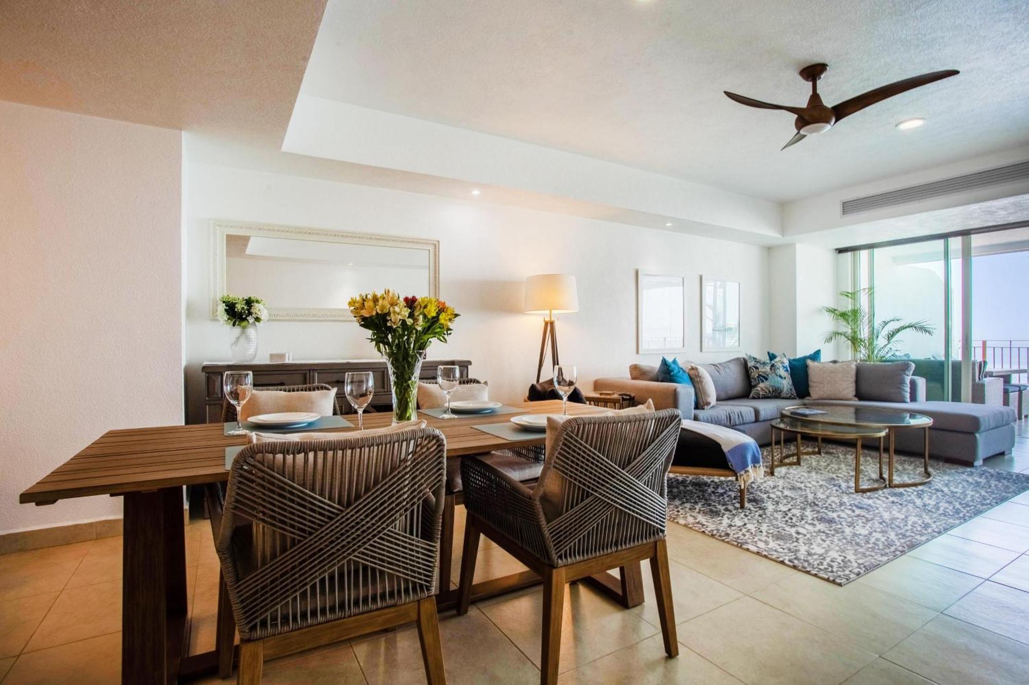 Ogovallarta, 2 Bedroom Beachfront With Double Balcony, Office, Bbq *