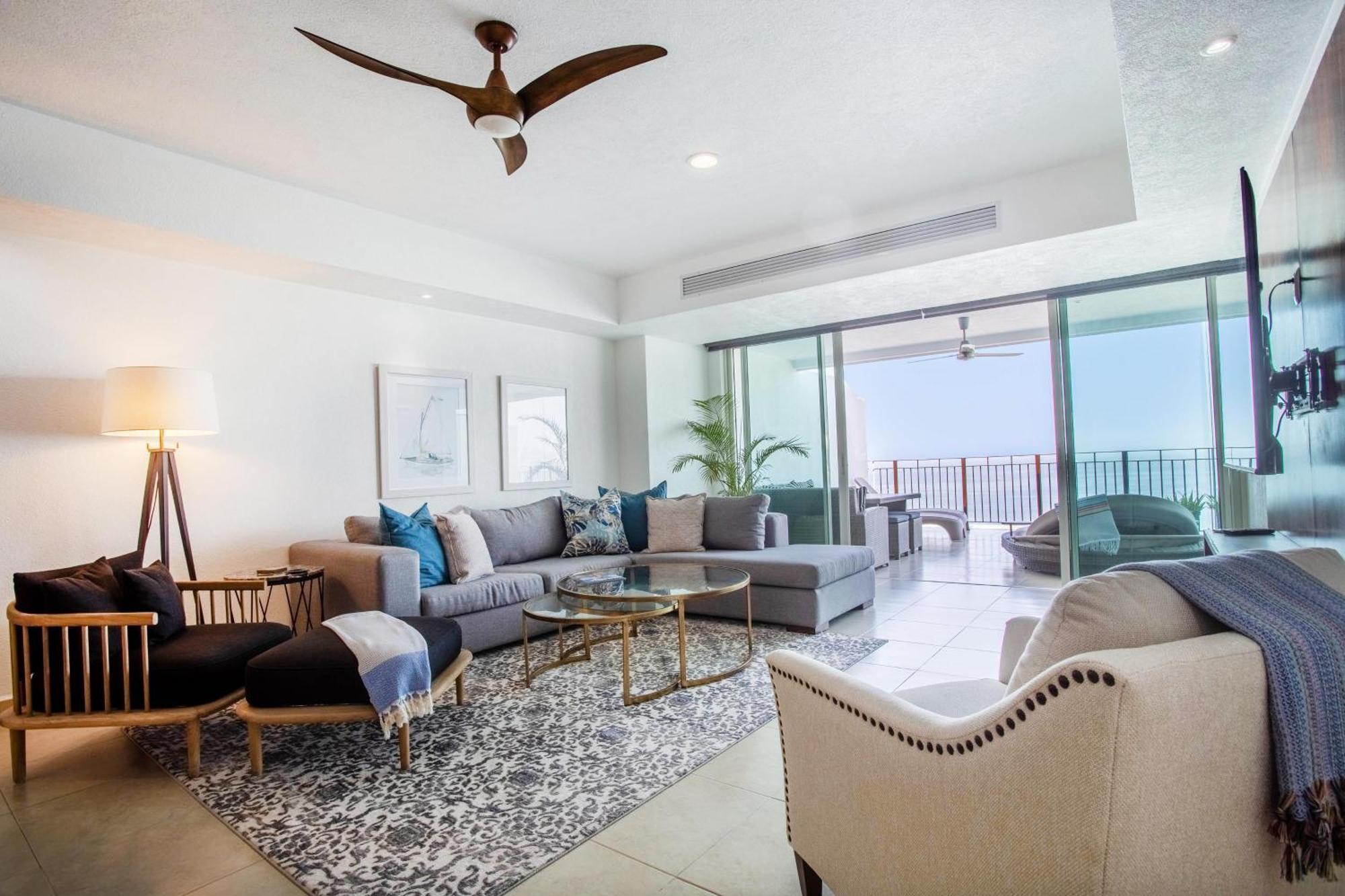 Ogovallarta, 2 Bedroom Beachfront With Double Balcony, Office, Bbq Puerto Vallarta