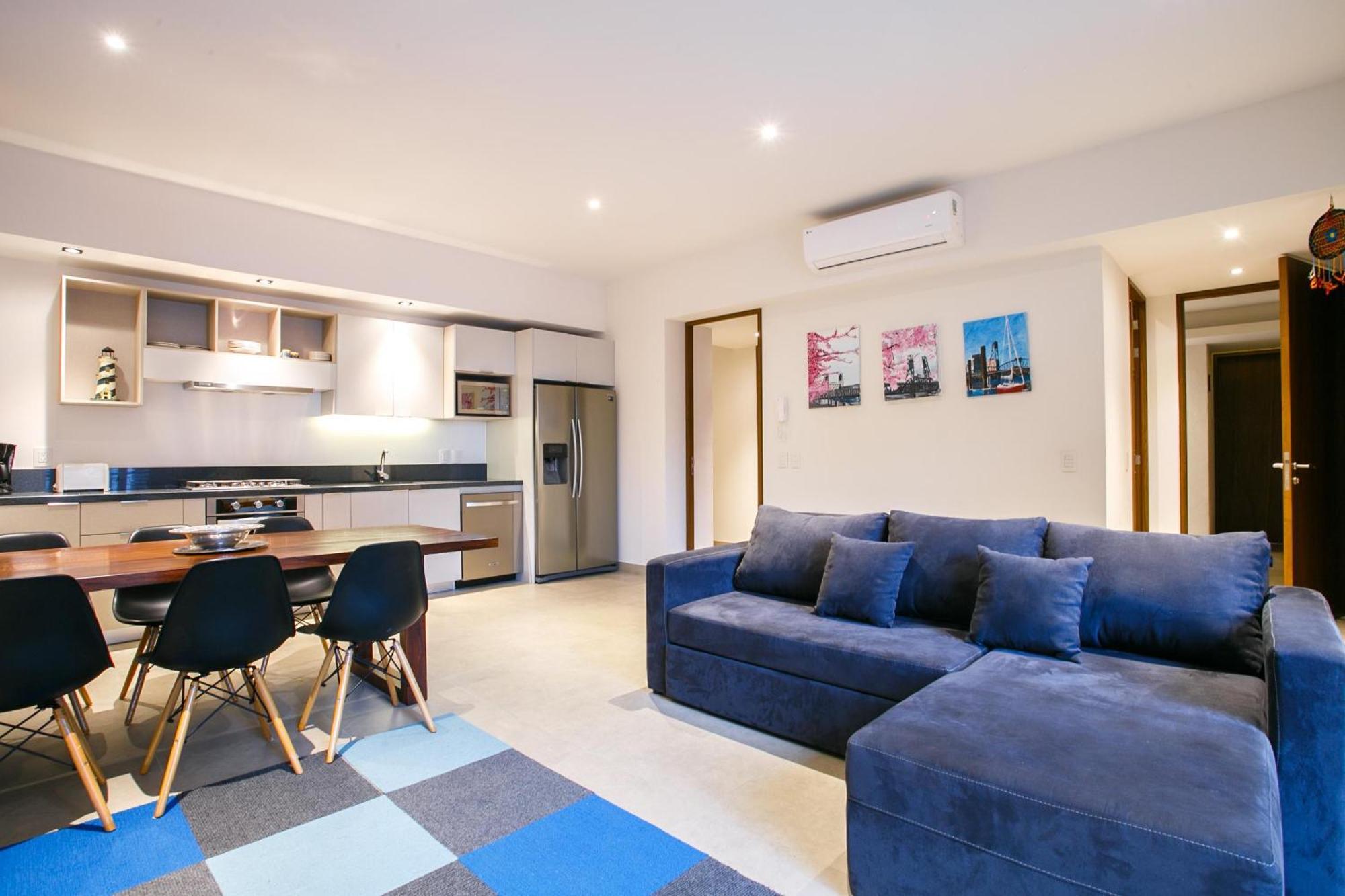 Walk To Everything, Modern With 2 Bathrooms, Pool, Gym, Bbq *