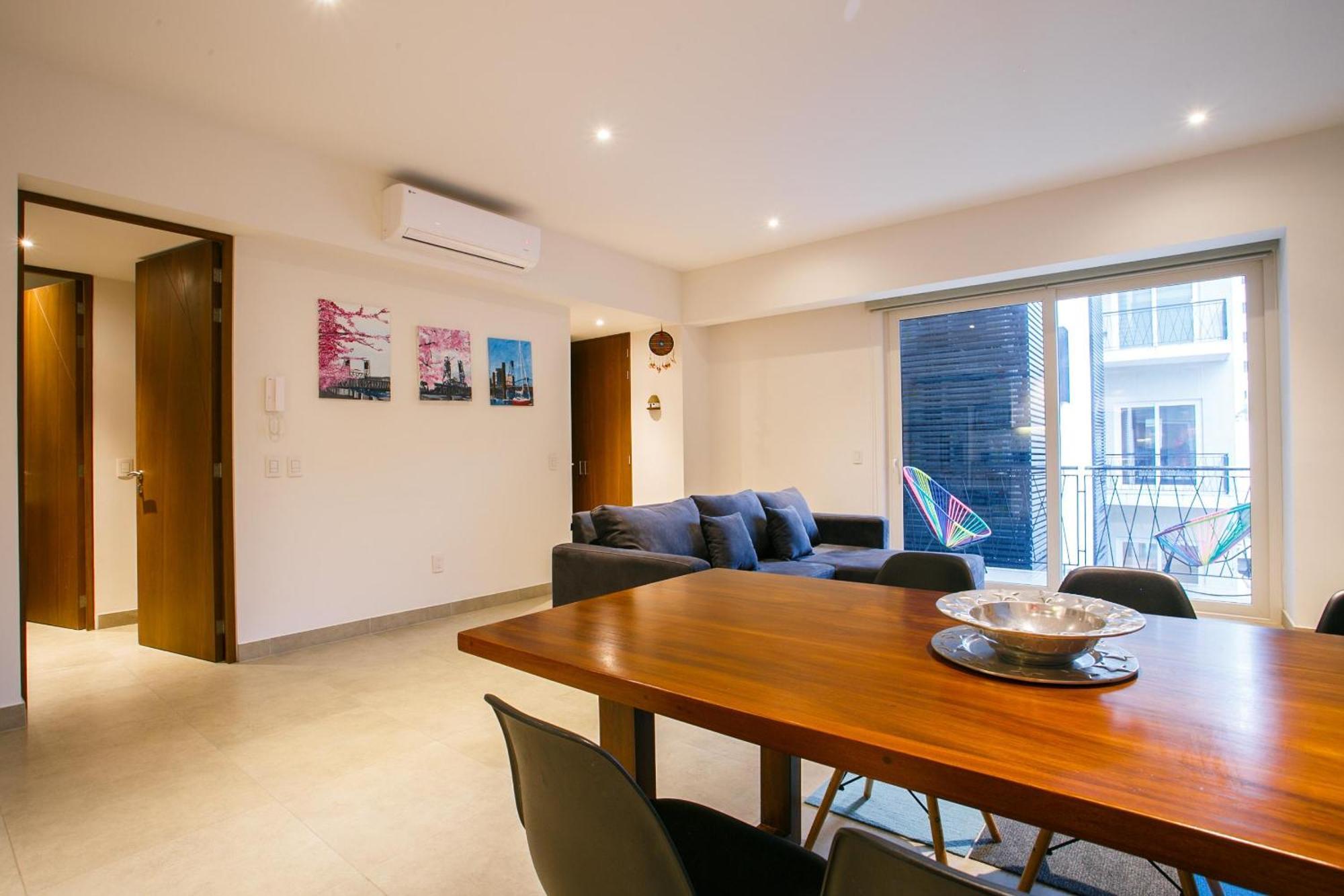 Walk To Everything, Modern With 2 Bathrooms, Pool, Gym, Bbq * Puerto Vallarta
