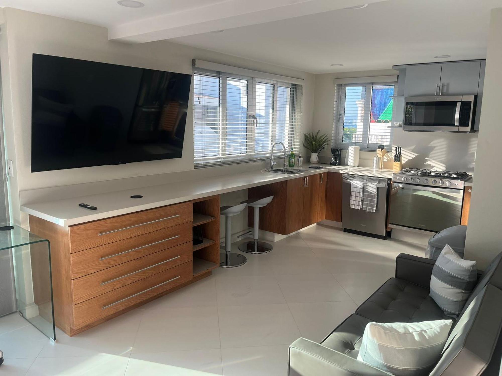 Vidalia - Modern With Rooftop Terrace And Gym *